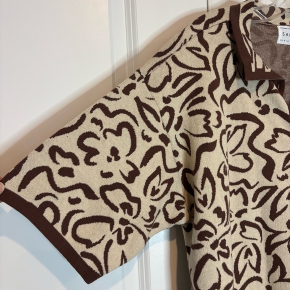 SABO Sarai Brown Neutral Floral Knit Short Sleeve Button Front Top M - Picture 4 of 8